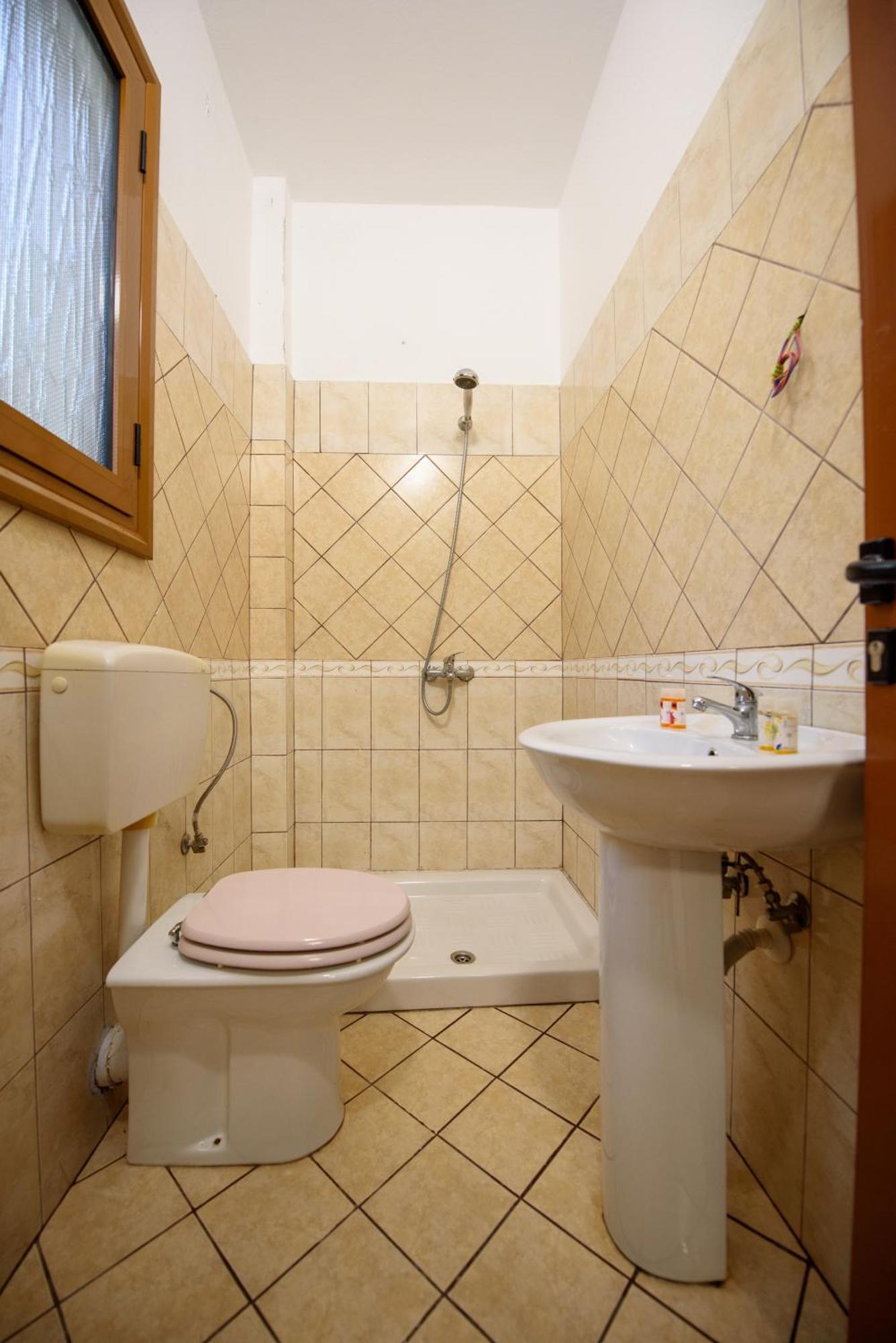 Olivium Rooms Vlorë Exteriör bild